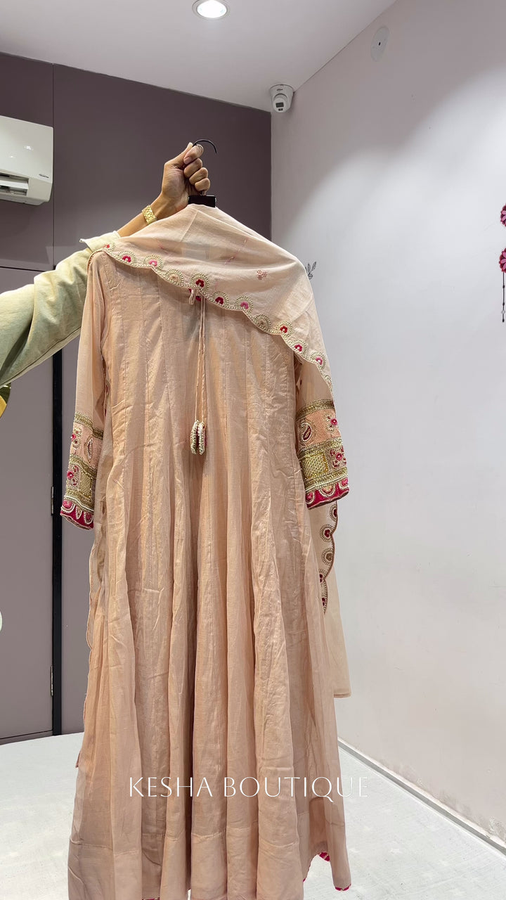 PUMPKIN SLEEVES EMBROIDERY DRESS